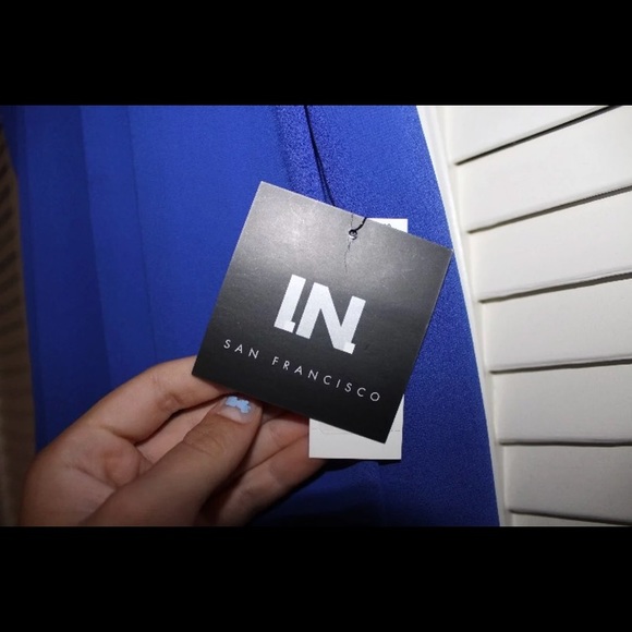 Dress with detailed neckline NWT - Picture 2 of 3